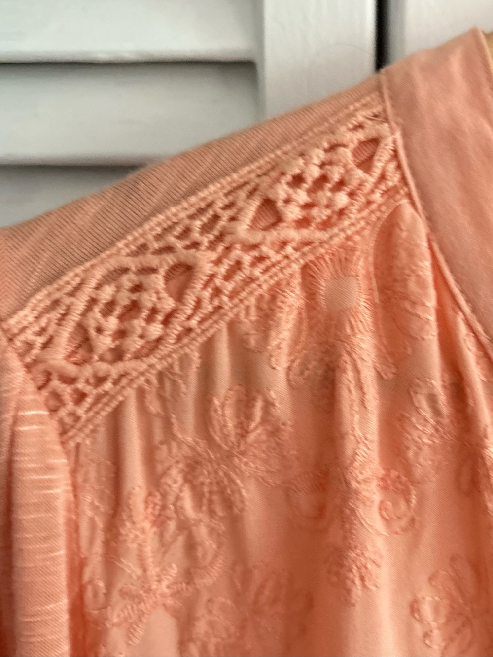 Democracy Peach 3/4 Sleeve Floral Embroidered Button-Down Shirt Size M - Picture 2 of 9